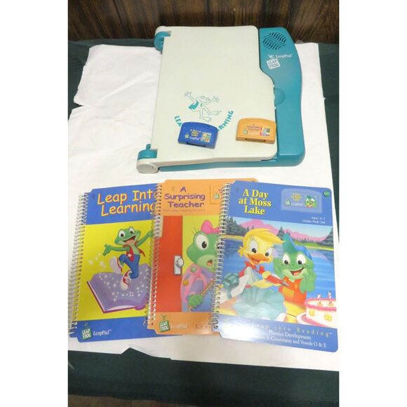 Leapfrog Leappad Model 57-000 With 3 Books And 2 Cartridges Tested Working - Picture 1 of 3